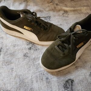 Puma Men's Olive Green Sneakers